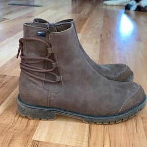 Women’s Roxy ankle booties